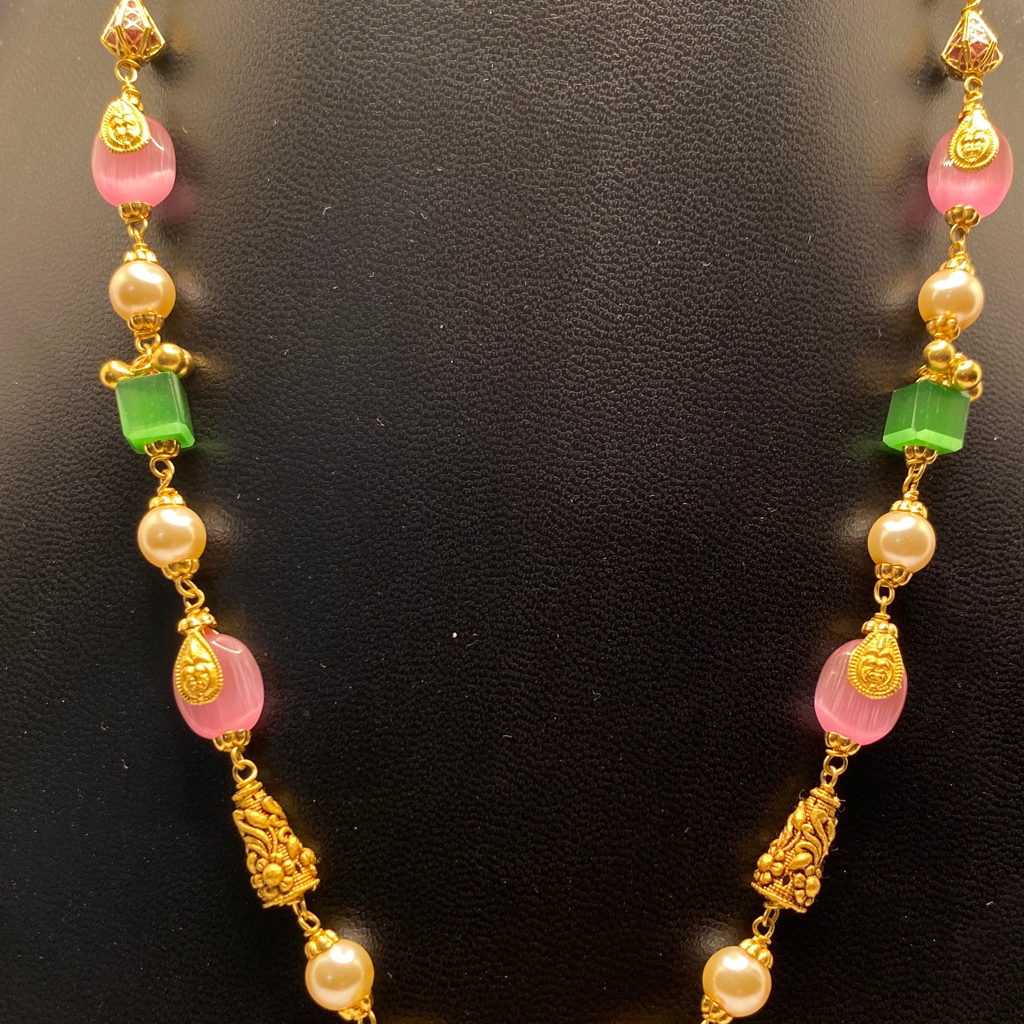 Antique pearls necklace