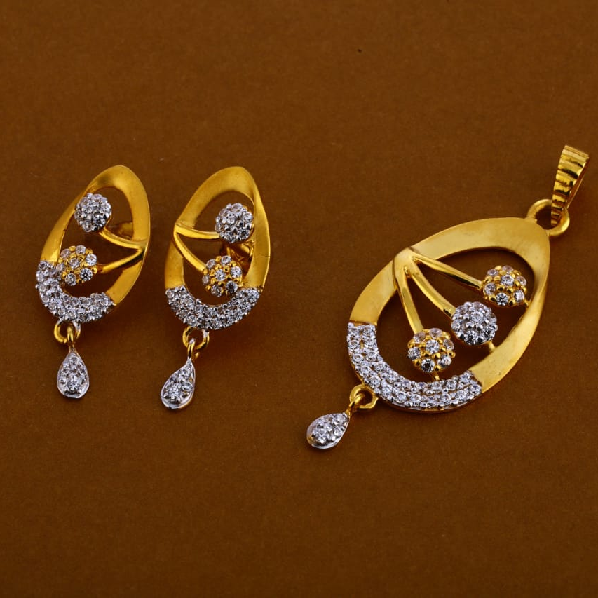 916 Gold CZ Ladies Pendant Set FPS257