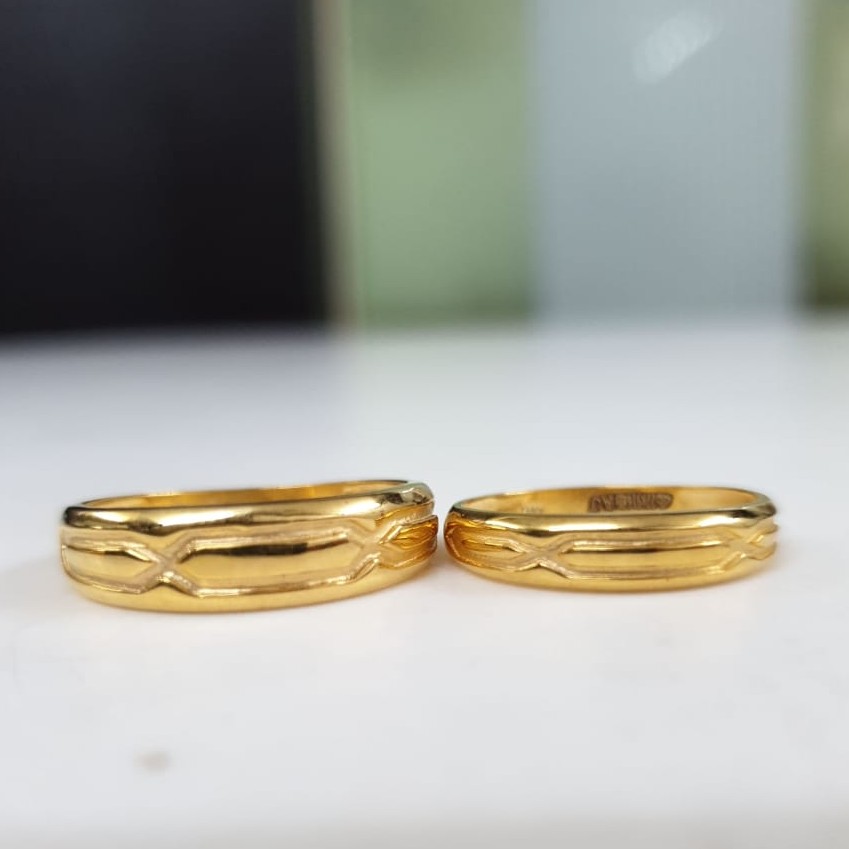 Buy quality 22KT Yellow Gold Neoniro Couple Band For Unisex in Ahmedabad