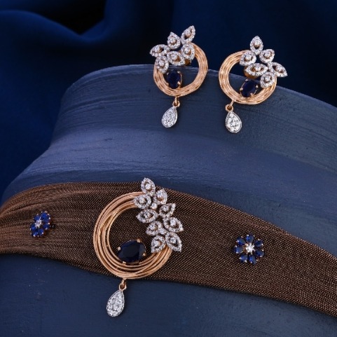 18 carat rose gold fancy hallmark ladies necklace RH-LN667