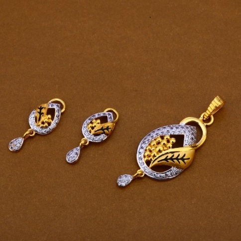916 gold cz fancy pendant set