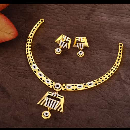 Latest Design Gold Ladies Necklace Set