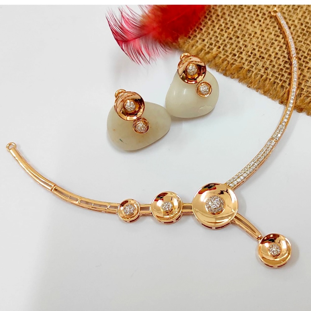 Amazing circular design 18 kt rose gold necklace set