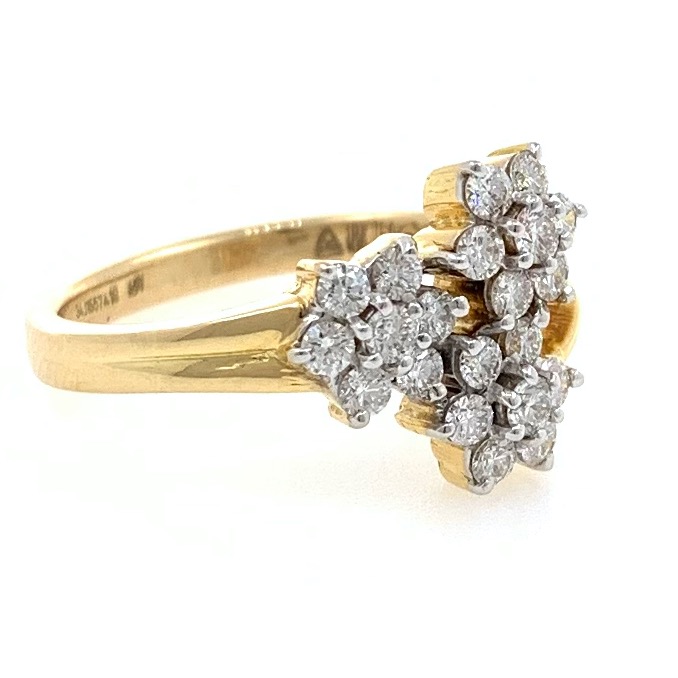 18kt / 750 yellow gold three flower diamond ring for ladies 8lr227