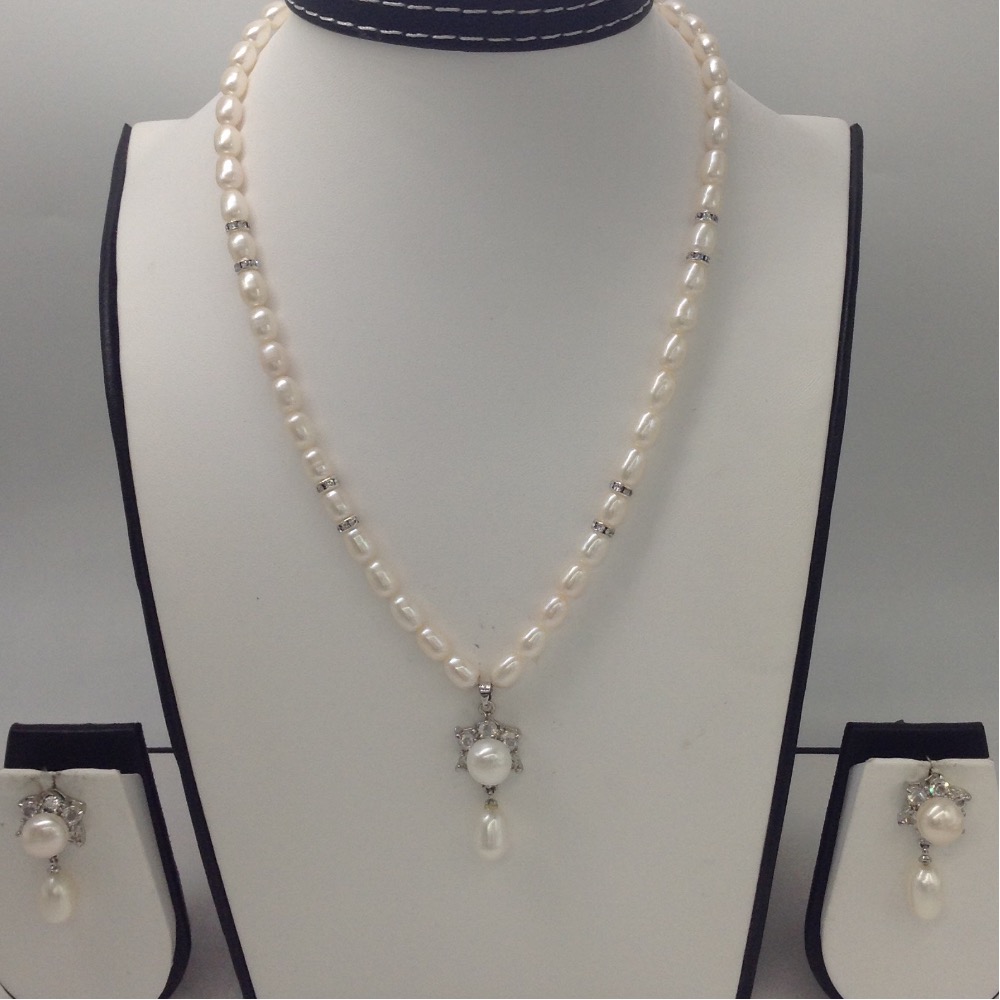 freshwater pearls pendent set with oval pearls mala jps0036
