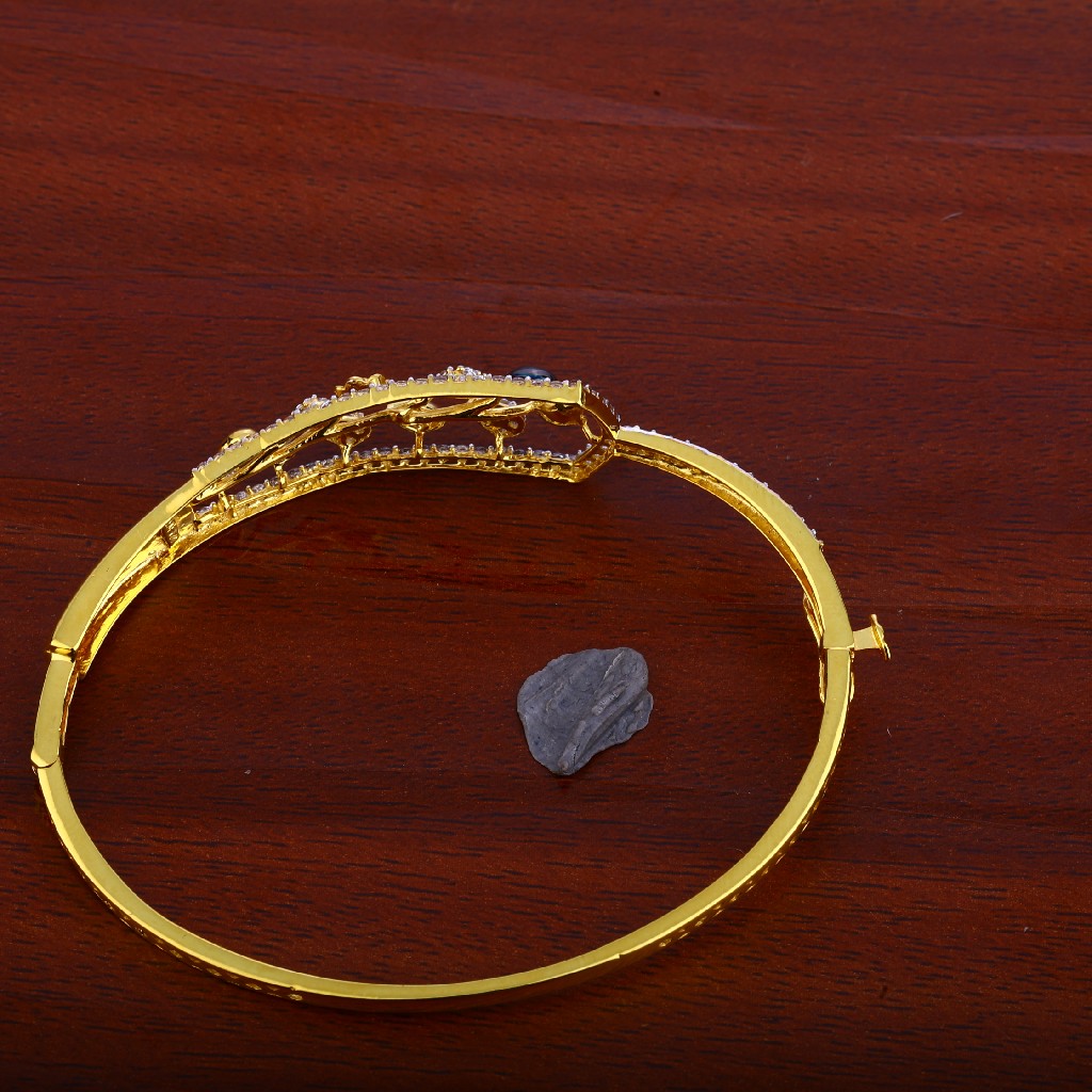 750 Gold Exclusive Designer Kada LKB89