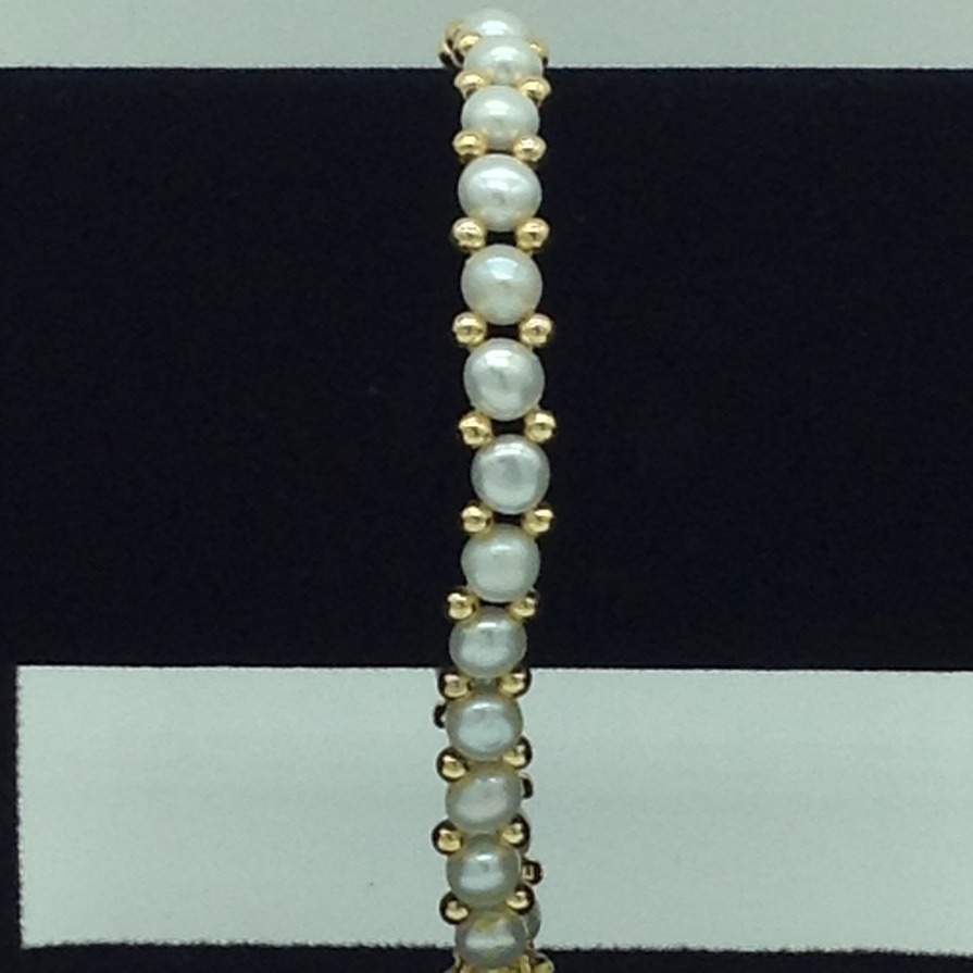 White Button Pearls with Golden Jaco Balls 1 Layers Bracelet JBG0137