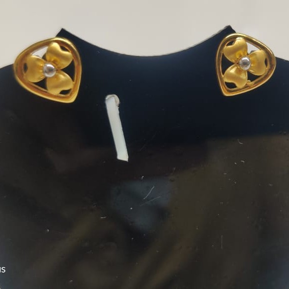 22 kt gold fancy earrings