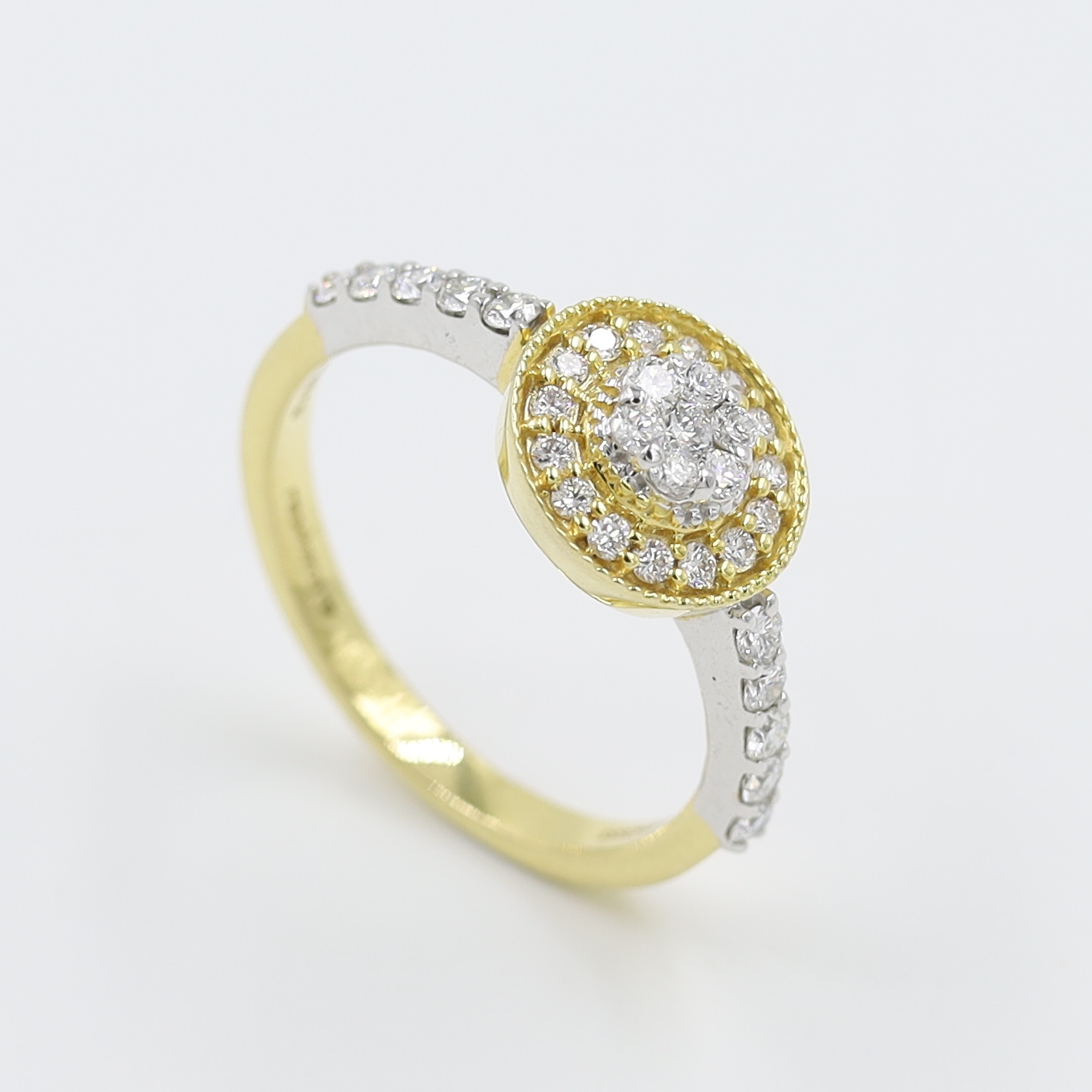14Kt Yellow Gold Ring With Pressure Setting Diamons On Top