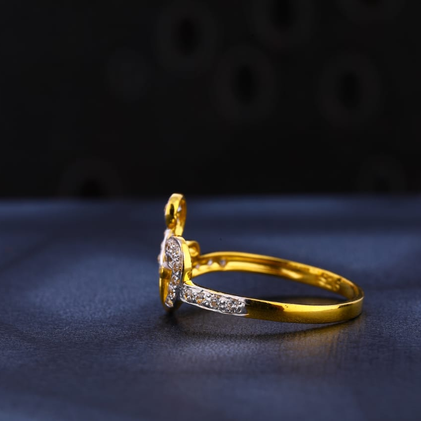 916 Gold Hallmark Exclusive Ladies Ring LR971
