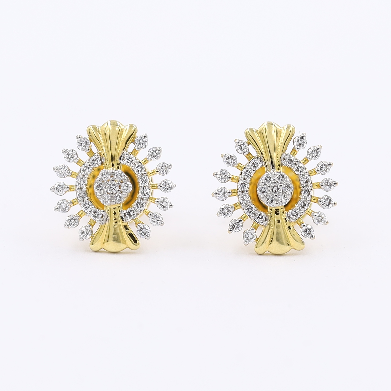Cluster Look Traditional 18kt Diamond Stud Earrings