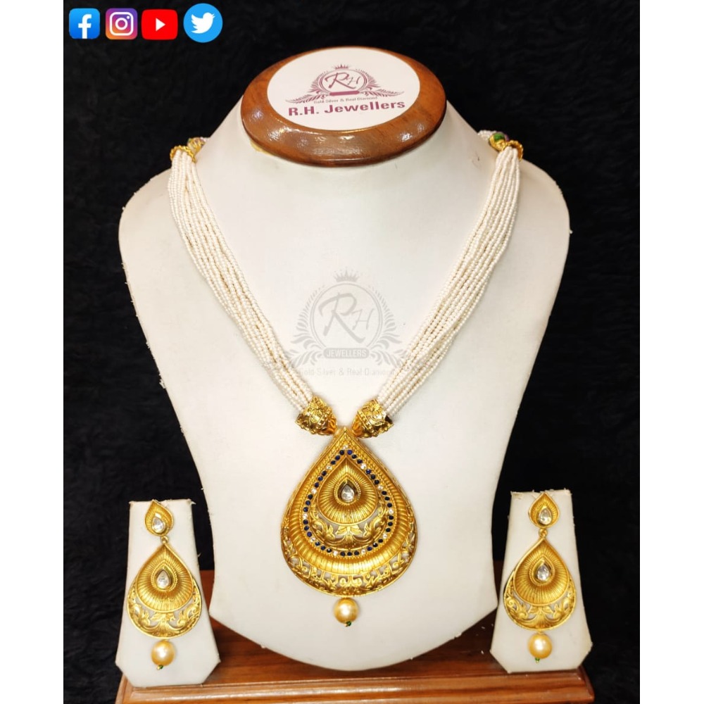 22 carat gold traditional ladies nacklace RH-NK960