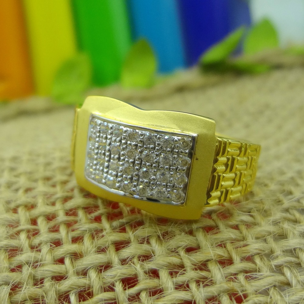 Elegant side pattern 22 kt gold gents ring