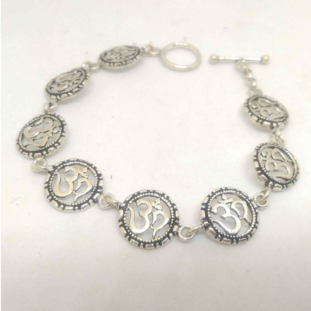 Buy quality 925 sterling silver oxidised om bracelet in Ahmedabad