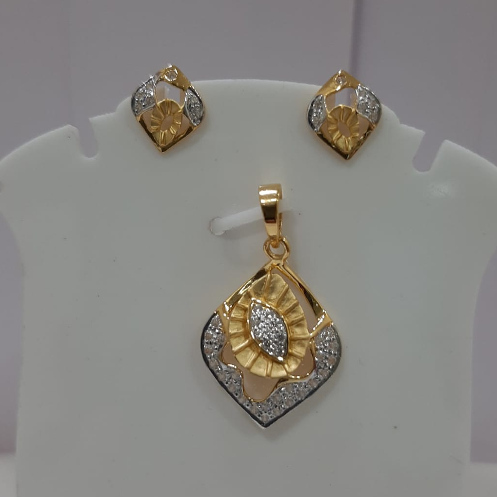 22k gold with diamond dazzling design pendent set