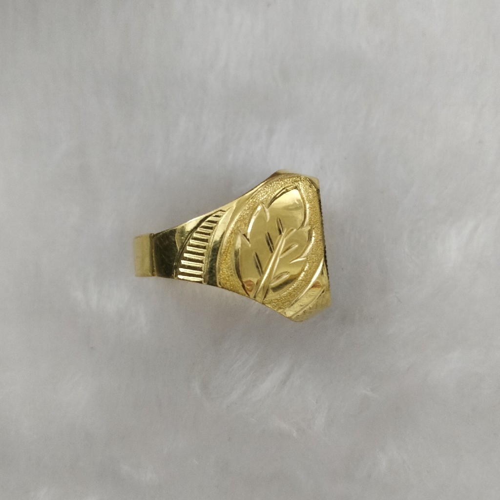916 Gold Gent's Fancy Ring