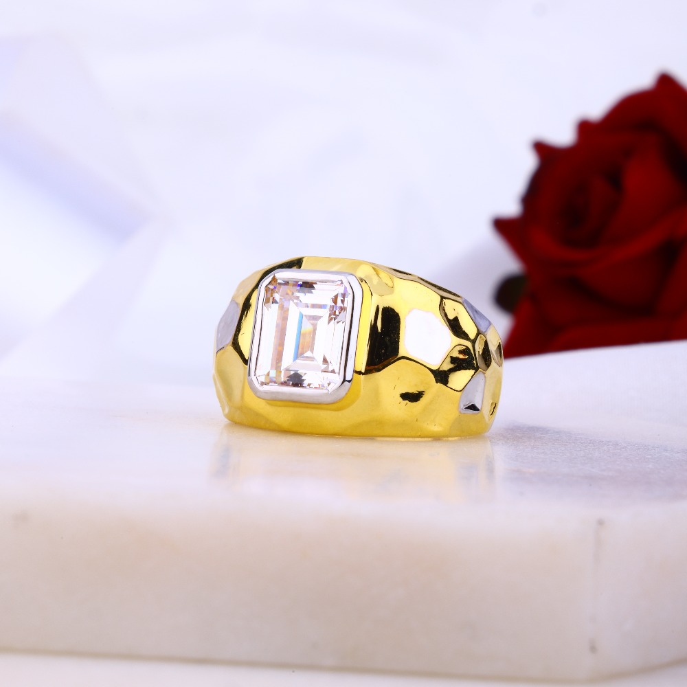 22k yellow gold engagement and wedding wear men's ring.