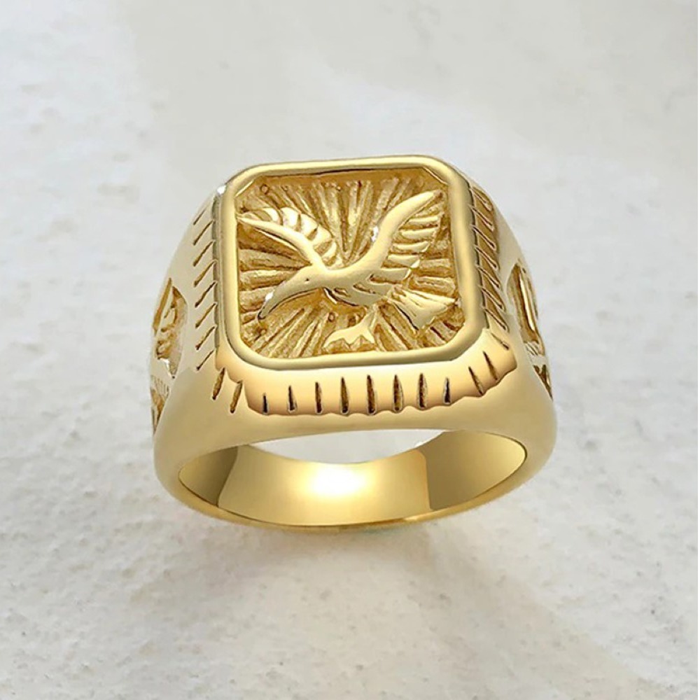 Showroom of Gold flying eagle men's ring 18 kt solid yellow gold