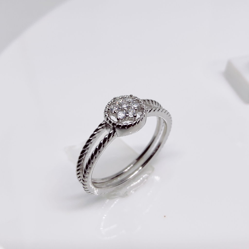 92.5 Sterling Silver Exclusive Ledies Ring