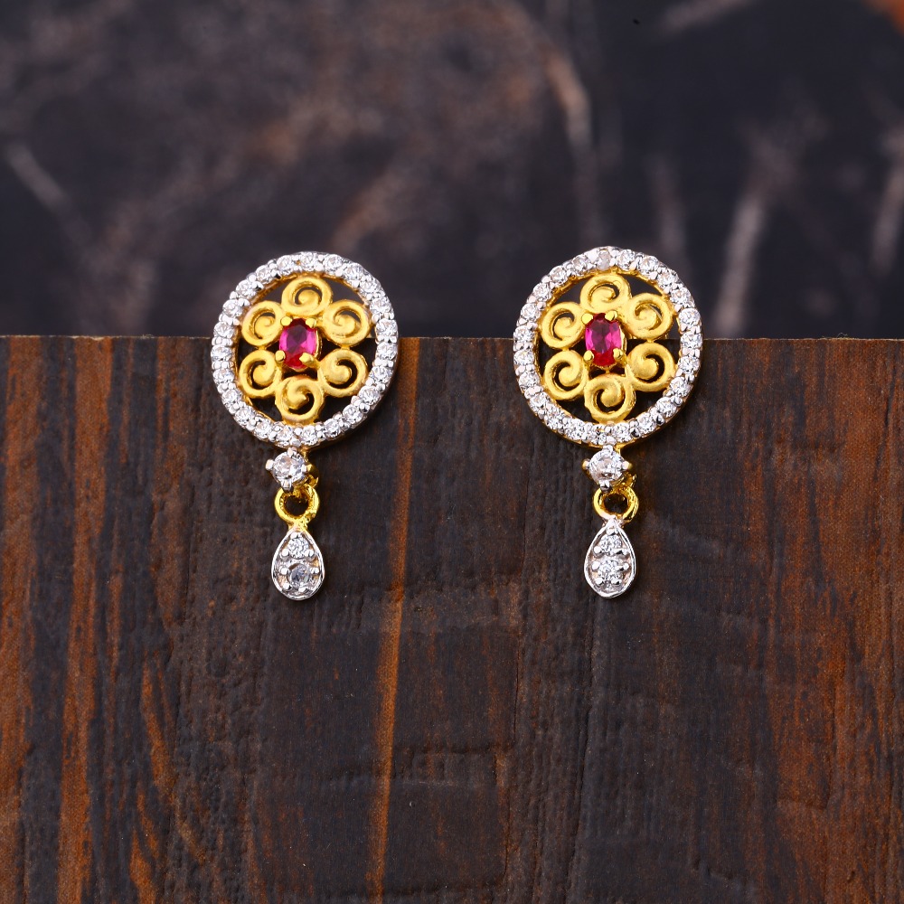 Buy quality Ladies 22K gold Diamond Earrings LFE158 in Ahmedabad