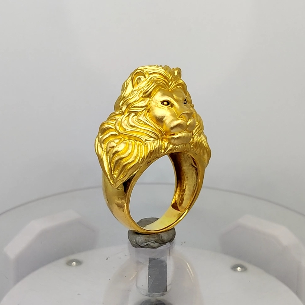 916 Gold Fancy Gent's Lion Face Ring