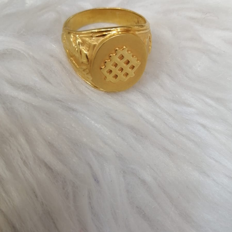 916 gold fancy gents ring