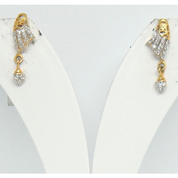 22kt / 916 gold cz fancy deaily ware earrings for ladies btg0060