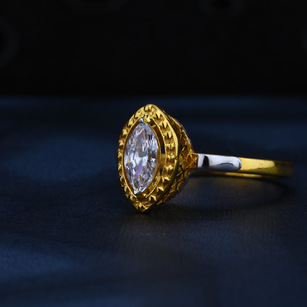 22kt Gold Exclusive Designer Ring LR06