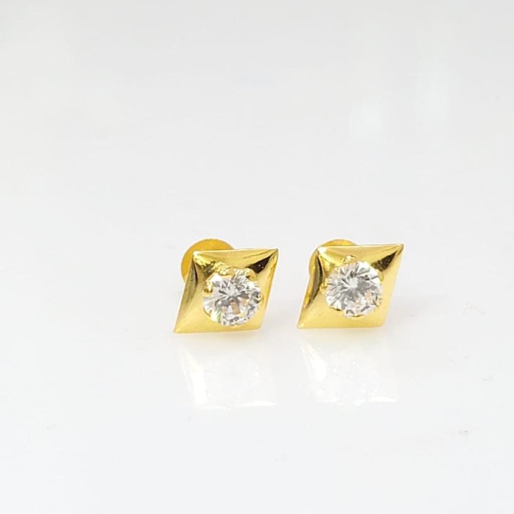 Yellow Gold Elegant Design Earrings