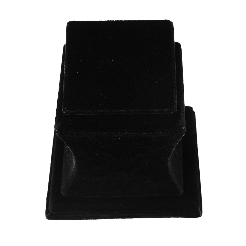 Jewellery tops stand black fur