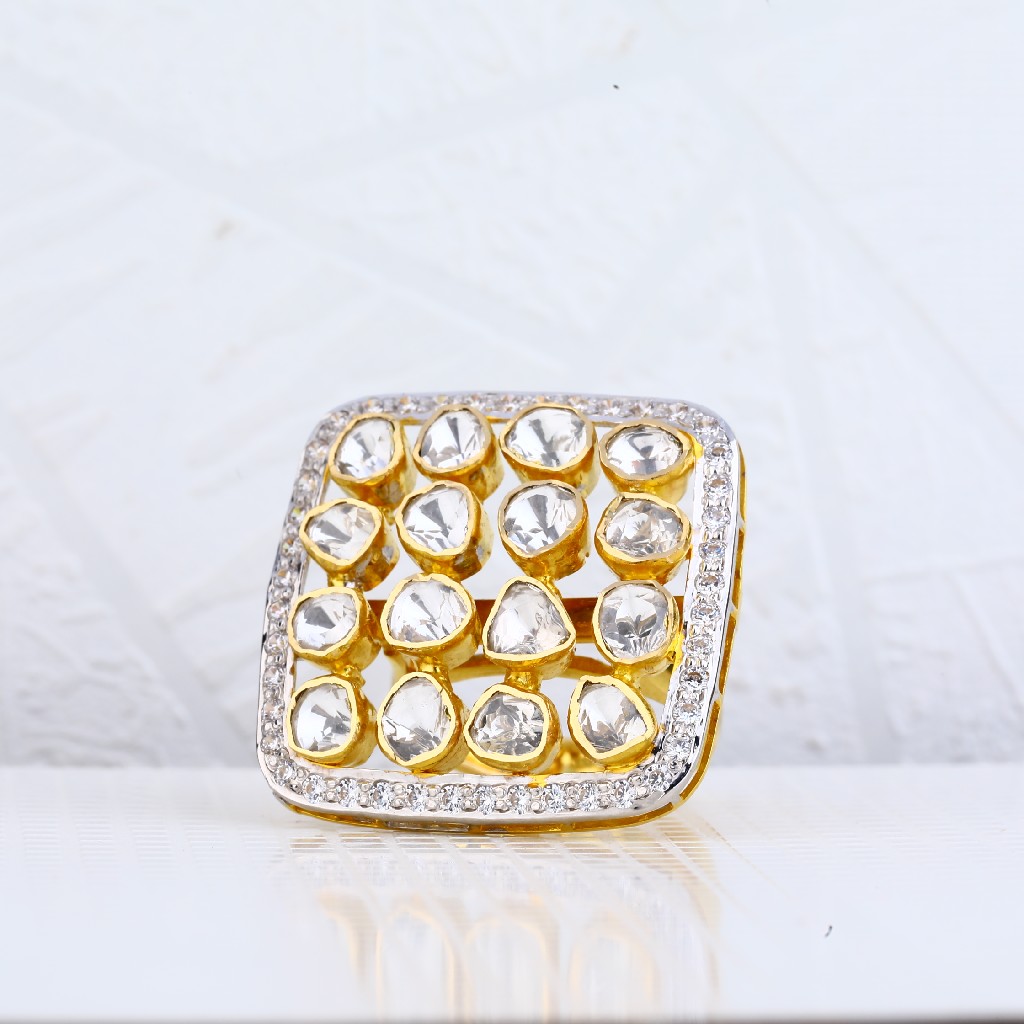 18kt Gold Italian Ladies Ring LIR24
