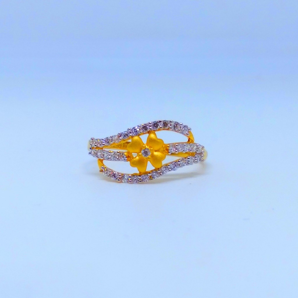 22 KT 916 Hallmark fancy  flower shape diamond Ladies Ring