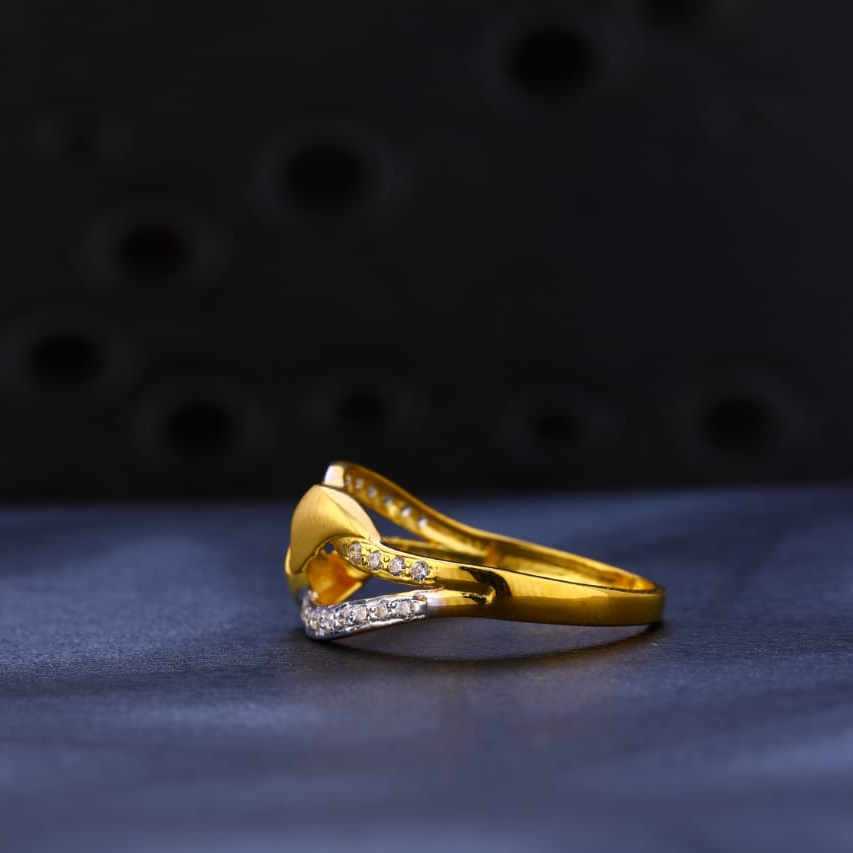 916 Gold CZ Gorgeous Ladies Ring LR1141