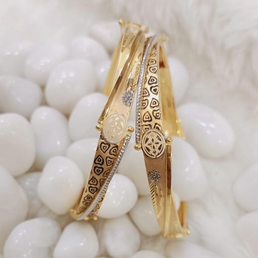 916 Gold Fancy Machine Cut Bangle