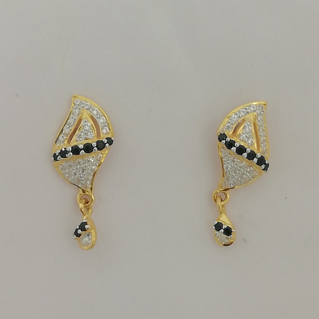916 gold fancy black stone earrings