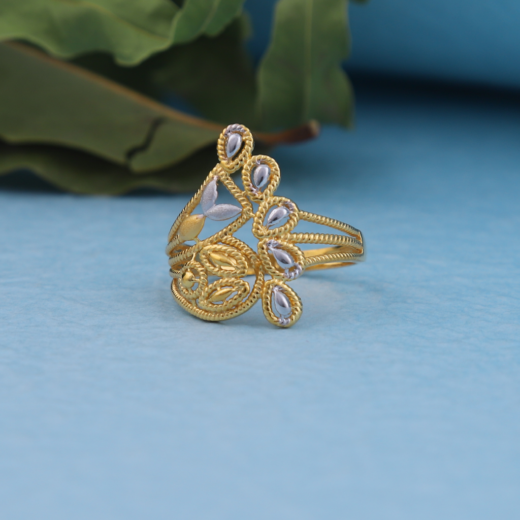 916 Plain Gold Ladies Ring