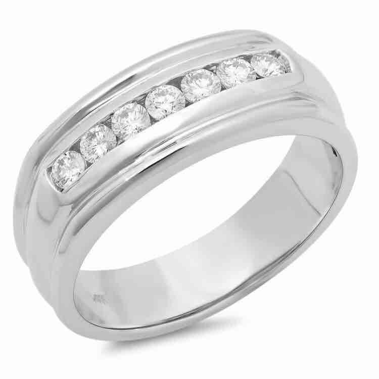 18KT Gold 7 Real Diamonds Round Shape Gents Ring