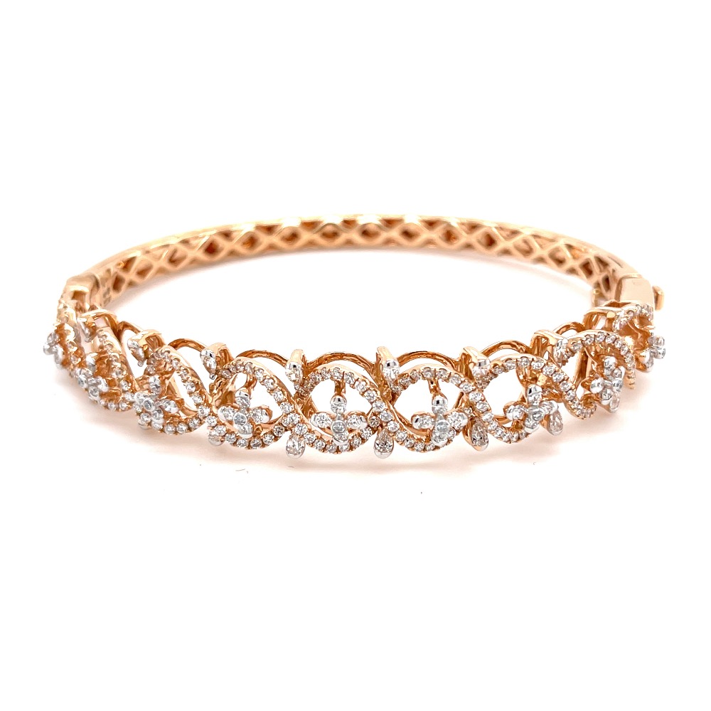 Maravillosa Diamond Bracelet with beautifully designed Curves