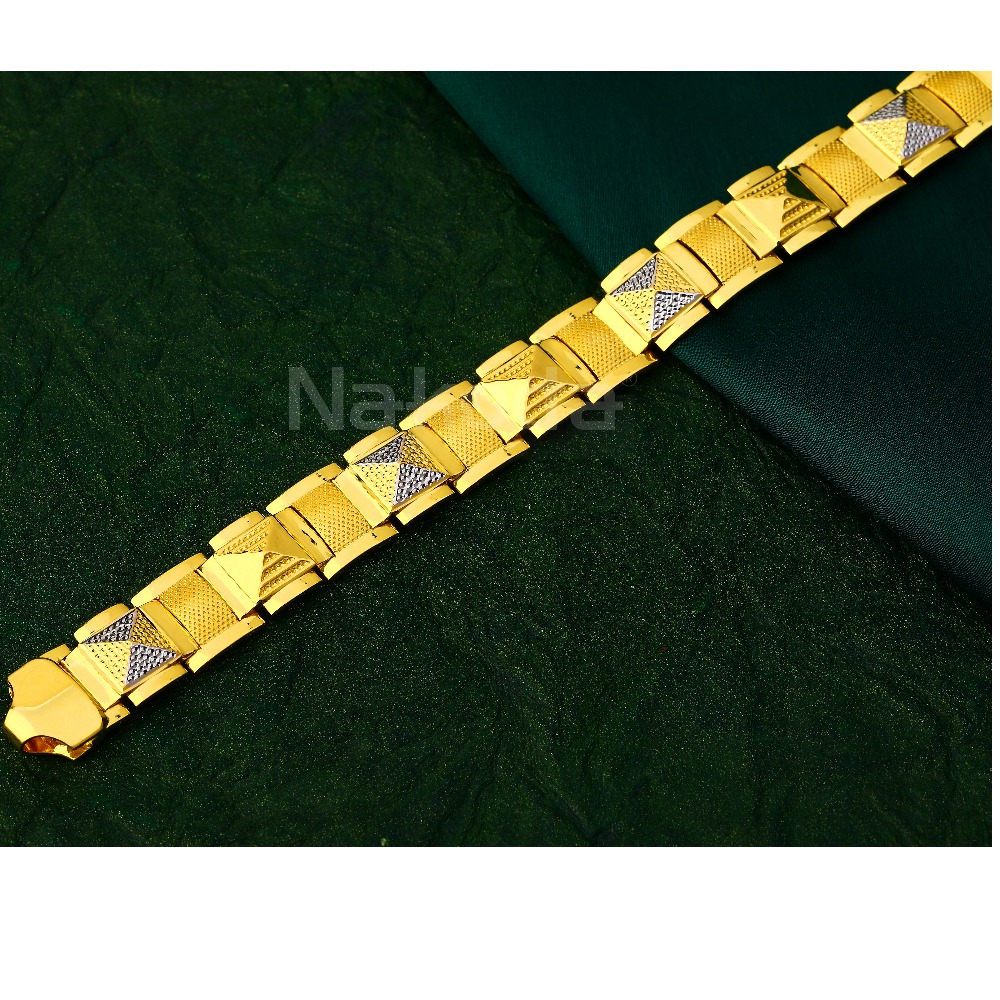 916 Gold  Men's Stylish Casting Bracelet MCB135
