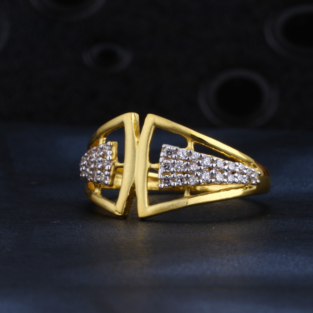 Buy quality 916 Gold Ladies Stylish CZ Plain Ring LR1396 in Ahmedabad