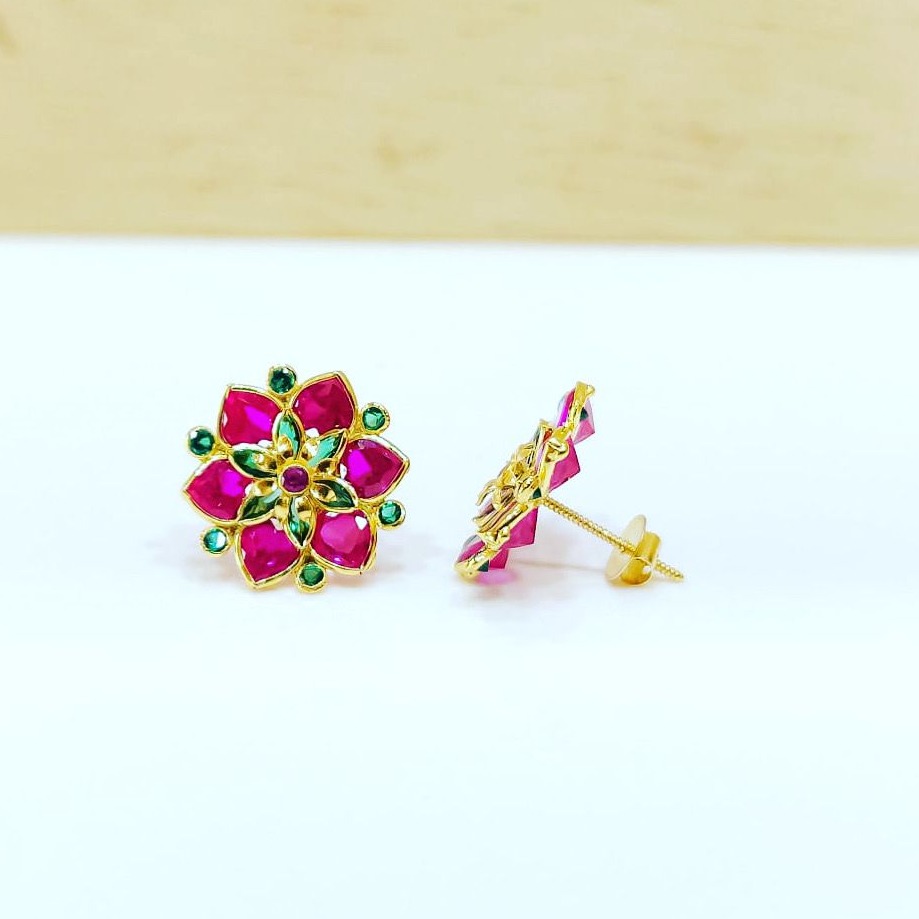 18Ct Gold Ruby Earring
