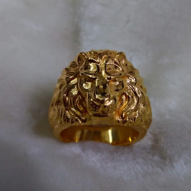 Lion head ring