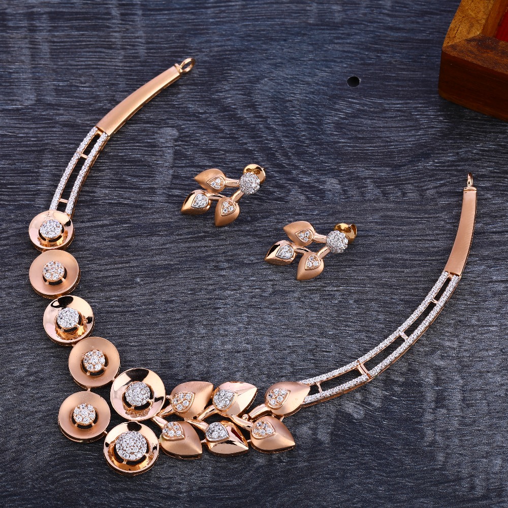 18kt gold necklace set