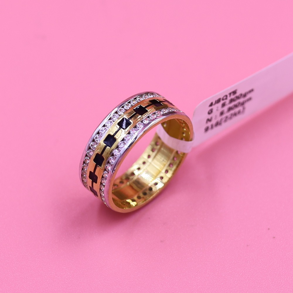 Scintillating 22 Karat Gold Finger Ring