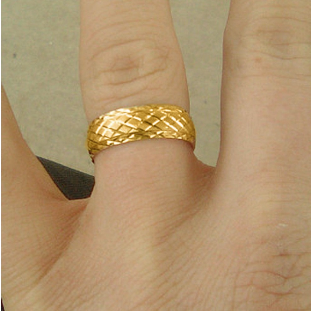 Diamond cut online gold band