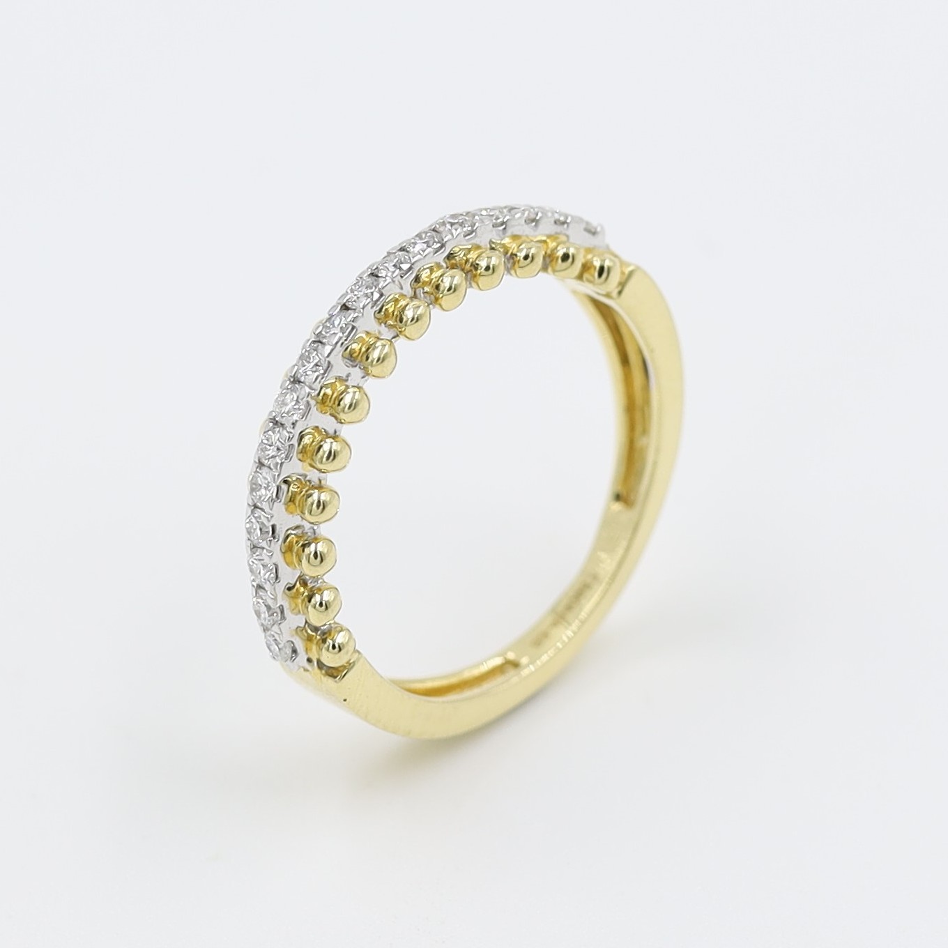 14kt Yellow Gold Ring With Diamond Line On It