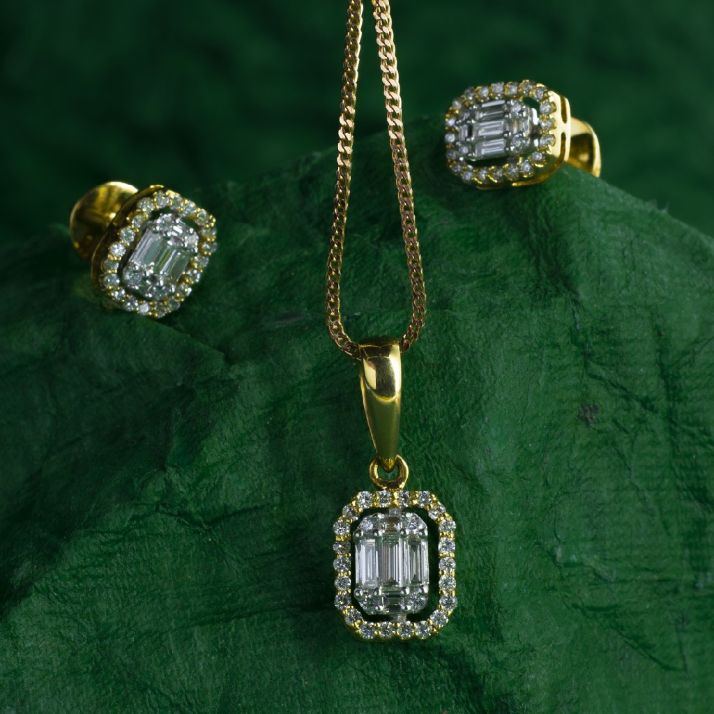 Diamond pendant set