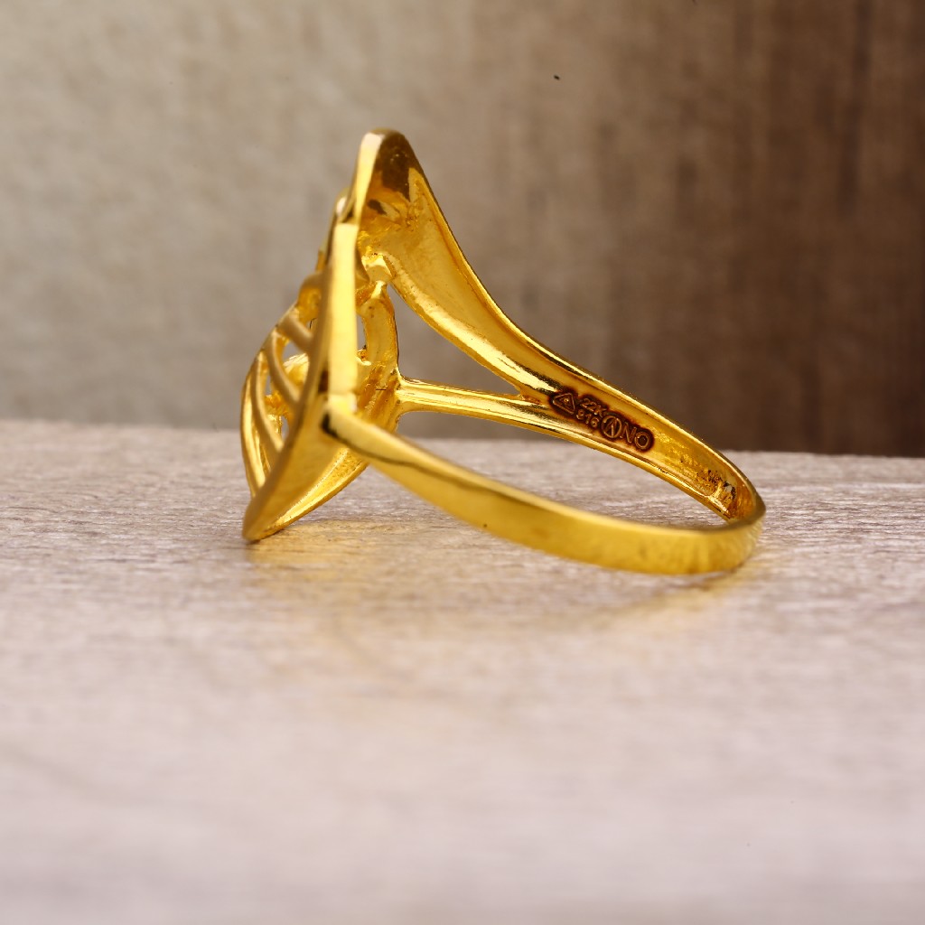 22Kt Gold Designer Hallmark Women's Plain Ring LPR265