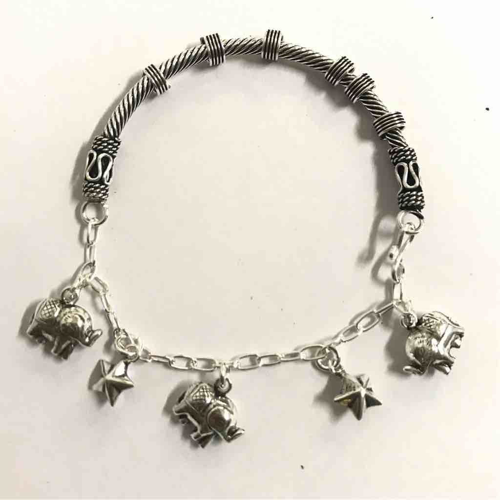 oxo.Half Charms kada