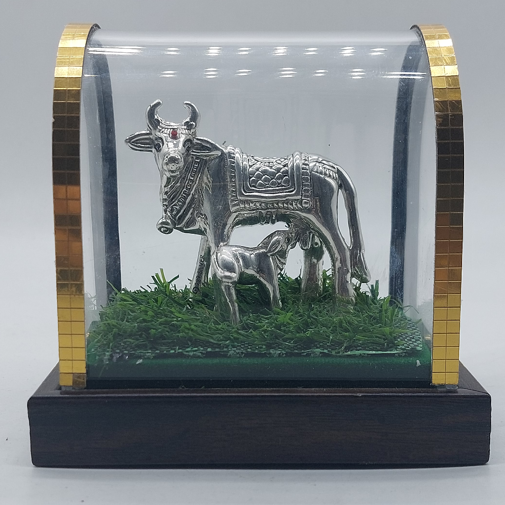 Silver Murti Cow Idol With Acrelic Box